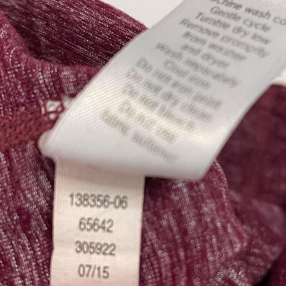 Athleta Quest Chaturanga Capri Leggings 138356 - Picture 8 of 9